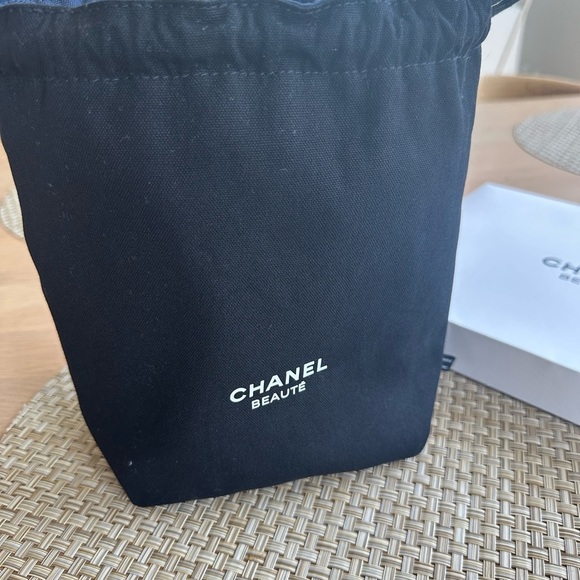 CHANEL Beauté navy/black reversible Drawstring cosmetic bag - Picture 7 of 9